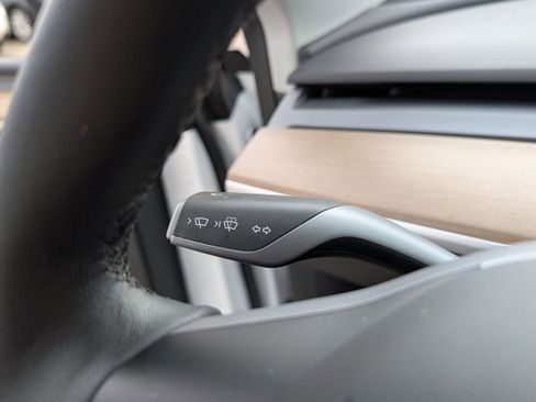 Used 2023 Tesla Model Y Long Range image 11