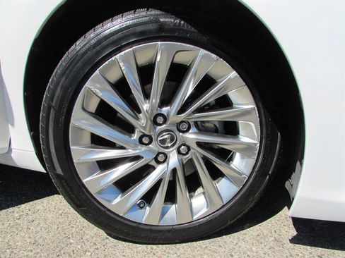Used 2021 Lexus ES 300h w/ Accessory Package FWD image 33