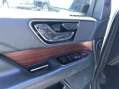 Used 2023 Lincoln Navigator Reserve AWD/4WD image 14