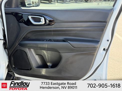 Used 2025 Jeep Compass Latitude w/ Altitude Special Edition AWD/4WD image 16
