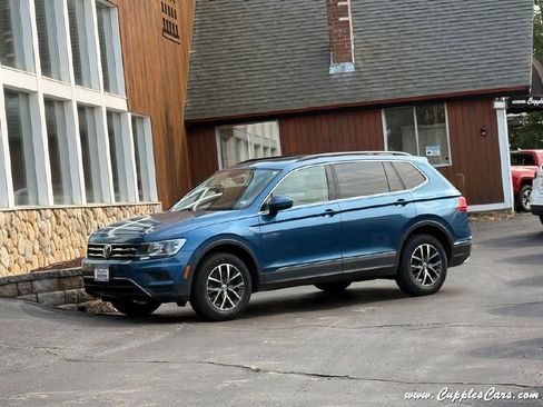 Used 2020 Volkswagen Tiguan SE w/ Panoramic Sunroof Package image 1