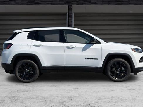 New 2026 Jeep Compass Latitude AWD/4WD image 3