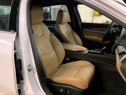 Used 2025 Cadillac CT5 Premium Luxury RWD image 6