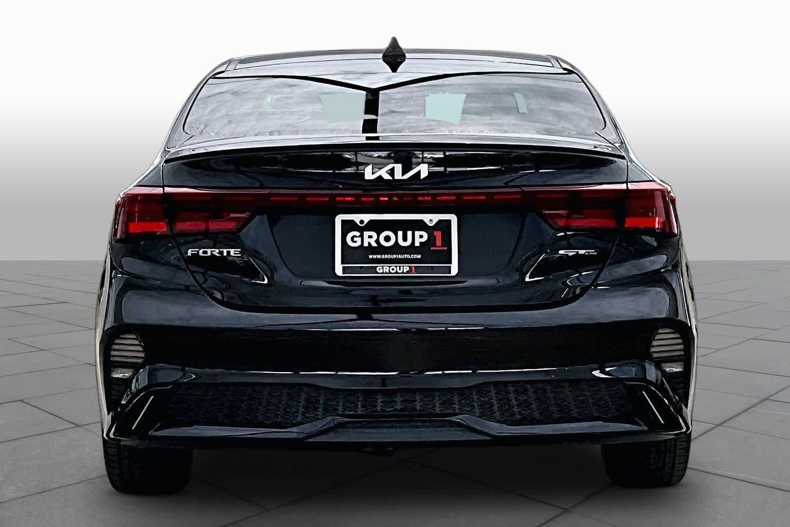 Used 2023 Kia Forte GT-Line w/ GT-Line Technology Package FWD image 5