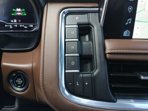 Used 2023 Chevrolet Tahoe High Country w/ Advanced Technology Package image 16