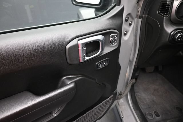 Used 2022 Jeep Gladiator Sport AWD/4WD image 16