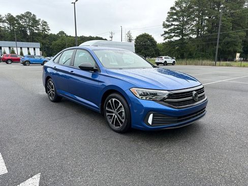 Used 2023 Volkswagen Jetta Sport FWD image 4