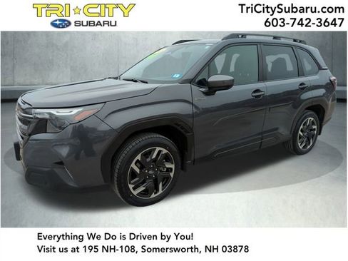 Used 2025 Subaru Forester Premium image 1
