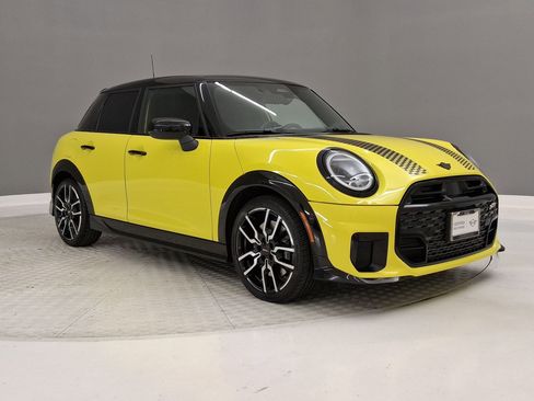 Certified 2025 MINI Cooper S image 5