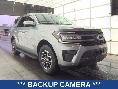 Used 2024 Ford Expedition XLT image 4
