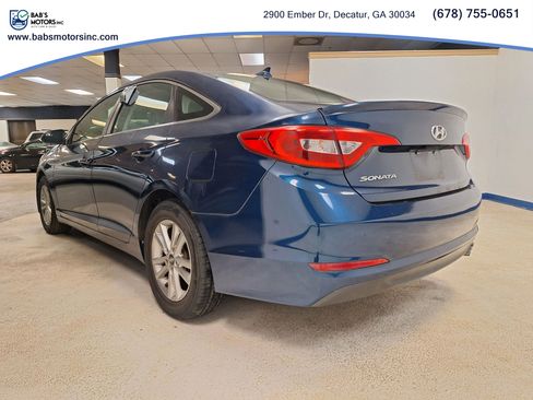 Used 2017 Hyundai Sonata SE image 3