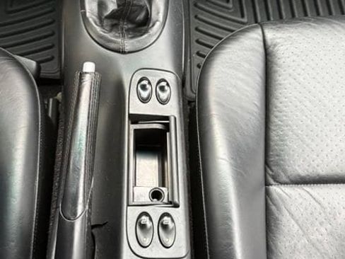 Used 2004 Porsche Boxster RWD image 17