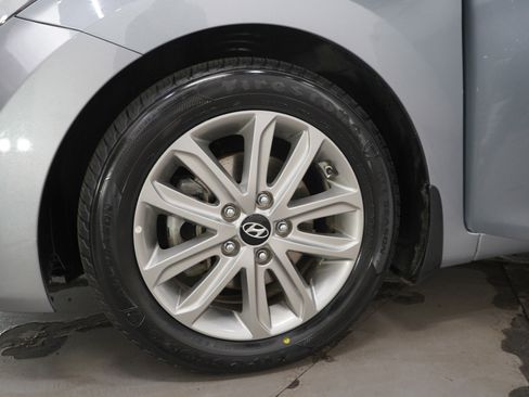 Used 2016 Hyundai Elantra SE w/ Option Group 02 FWD image 26