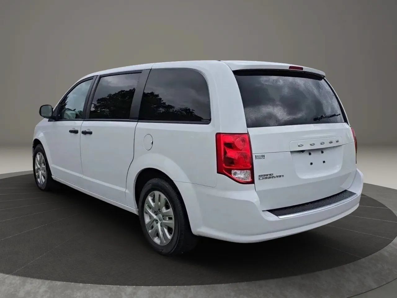 Used 2020 Dodge Grand Caravan SE w/ UConnect Hands-Free Group FWD image 4