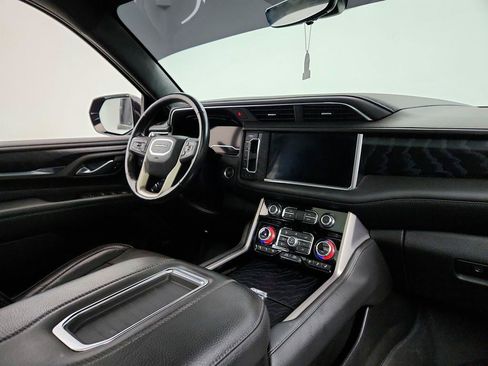 Used 2022 GMC Yukon Denali w/ Denali Premium Package AWD/4WD image 25