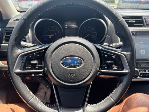 Used 2018 Subaru Outback 2.5i Limited AWD/4WD image 2