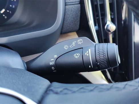 New 2026 Volvo XC90 B6 Plus image 18