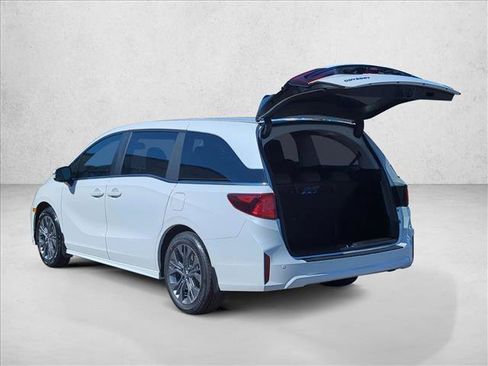 New 2026 Honda Odyssey Touring image 9