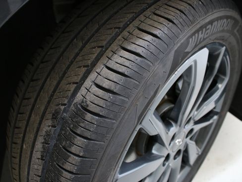 Used 2023 Chevrolet Equinox RS FWD image 33