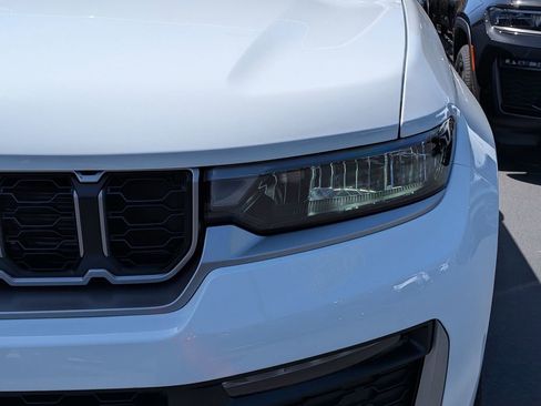 New 2026 Jeep Grand Cherokee L Limited RWD image 7