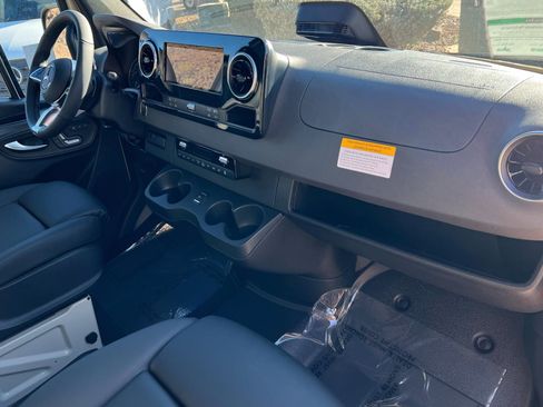 New 2025 Mercedes-Benz Sprinter 2500 image 22