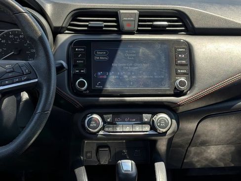 Used 2024 Nissan Versa SR FWD image 18