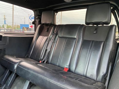 Used 2016 Lincoln Navigator Select AWD/4WD image 18