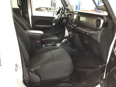 Used 2019 Jeep Wrangler Unlimited Sport S image 21