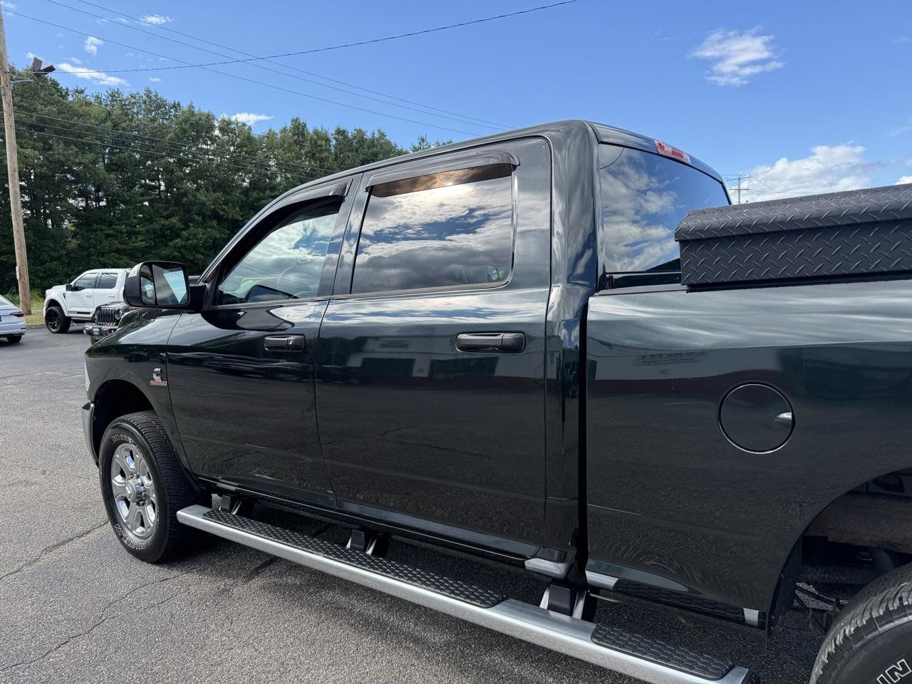 Used 2016 RAM 2500 Tradesman w/ Chrome Appearance Group AWD/4WD image 4