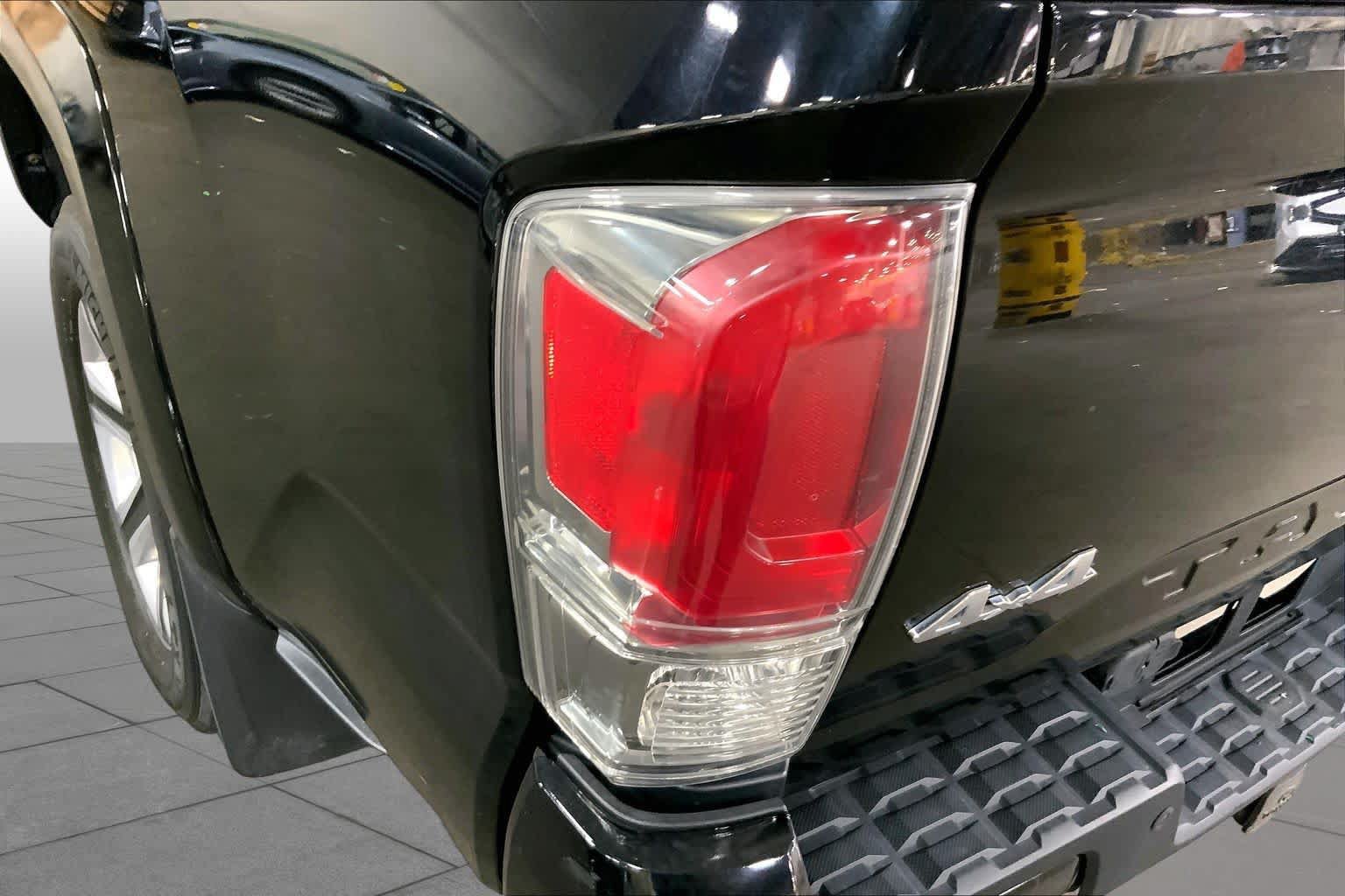 Used 2018 Toyota Tacoma Limited AWD/4WD image 29