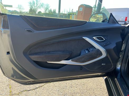 Used 2017 Chevrolet Camaro ZL1 image 18