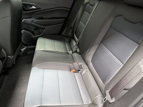 New 2026 Chevrolet Trax LT w/ LT Convenience Package FWD image 11