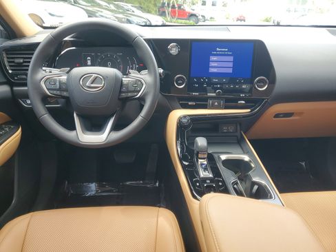Used 2024 Lexus NX 250 FWD w/ Towing Package (2000 Lbs) image 10