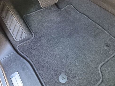 Used 2024 Chevrolet Suburban Premier RWD image 19