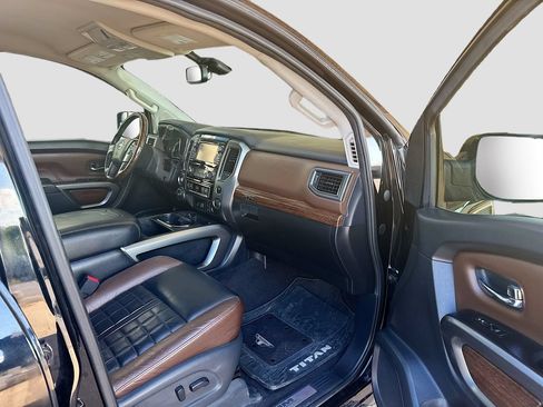 Used 2017 Nissan Titan Platinum Reserve AWD/4WD image 25