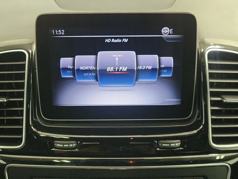 Used 2019 Mercedes-Benz GLE 400 4MATIC image 29