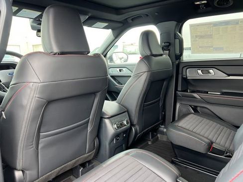 New 2026 Ford Explorer ST-Line w/ ST-Line Street Pack image 38