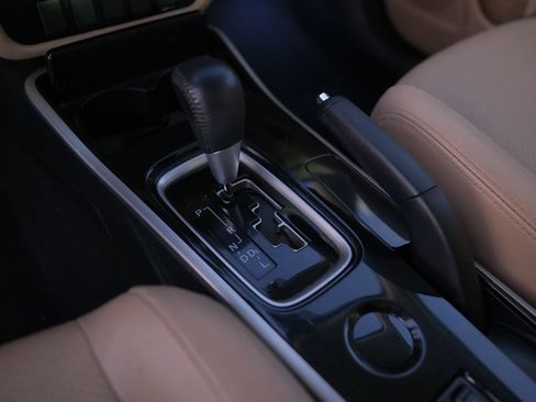 Used 2017 Mitsubishi Outlander SEL image 17