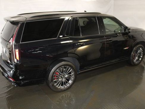 Used 2023 Cadillac Escalade V AWD/4WD image 5