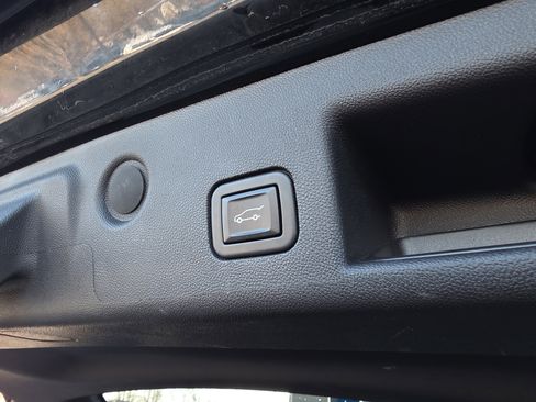 Used 2022 Chevrolet Equinox LT image 40