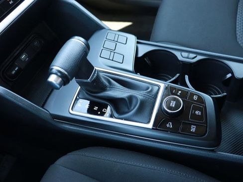 Used 2025 Kia Sportage LX FWD image 16