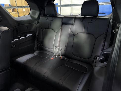 Used 2025 Honda Pilot Black Edition image 29