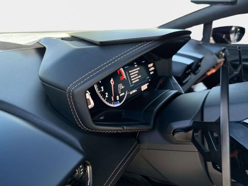 Used 2018 Lamborghini Huracan LP 610-4 image 34