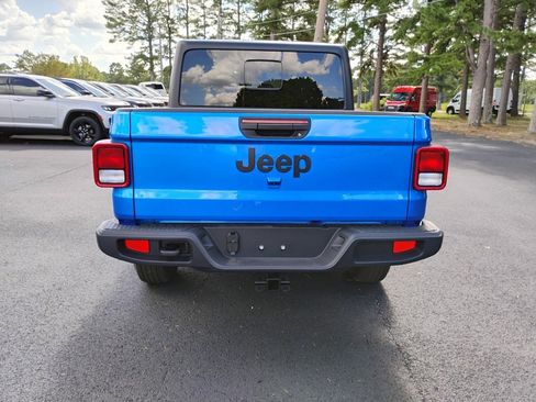 New 2025 Jeep Gladiator Sport image 6