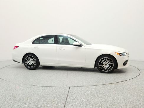 Used 2024 Mercedes-Benz C 300 Sedan image 4