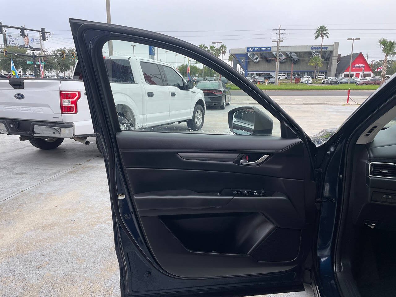 Used 2021 MAZDA CX-5 Touring FWD image 3