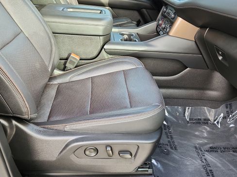 Used 2023 Chevrolet Tahoe High Country AWD/4WD image 14