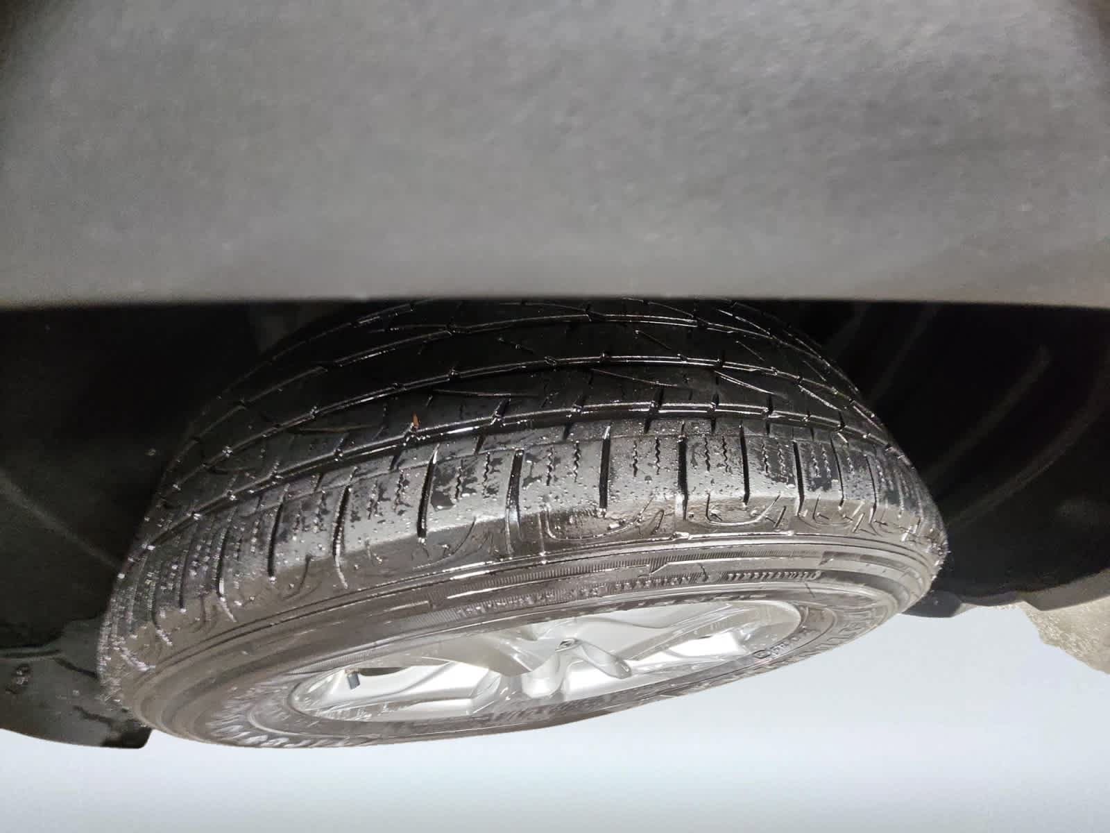 Used 2025 Toyota RAV4 LE AWD/4WD image 8