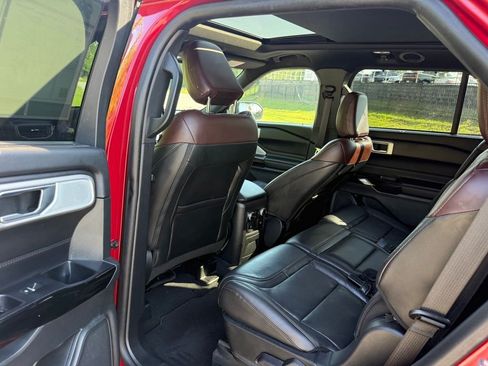 Used 2022 Ford Explorer Platinum w/ Equipment Group 601A RWD image 27
