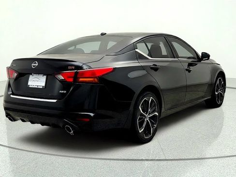 Used 2023 Nissan Altima 2.5 SR w/ SR Premium Package AWD/4WD image 5
